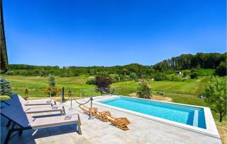 Three-Bedroom Holiday Home In Gornji Trpuci - 3