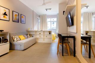 Line Rio: Copacabana Moderno studio c/ Internet 500mbps, Smart TV" e a 50m da praia - 9