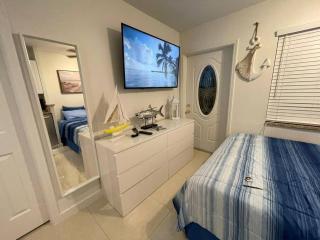 Aqua Studio - 5 min to Beach - Fort Lauderdale - 8