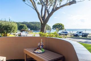 Columbia 1 12 Columbia Close large unit with fantastic water views - Nelson Bay - 9