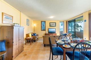 Columbia 1 12 Columbia Close large unit with fantastic water views - Nelson Bay - 2