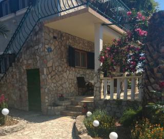 Apartments by the sea Maslinica, Solta - 15312 - 0