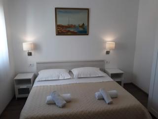 Apartments with a parking space Podstrana, Split - 15478 - 3