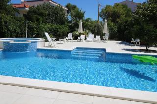 Seaside apartments with a swimming pool Sutivan, Brac - 15502 - 5