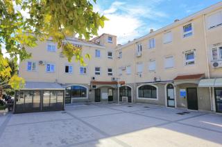 Apartments by the sea Dugi Rat, Omis - 15516 - 0