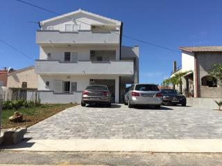 Apartments with a parking space Vrsi - Mulo, Zadar - 15522 - 1