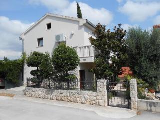 Apartments by the sea Rogoznica - 15566 - 0