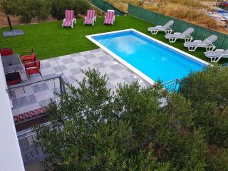 Family friendly house with a swimming pool Kastel Novi, Kastela - 16199 - Kastel Novi - 4
