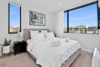 Top Floor Luxury City Central w Sunny Balcony - Christchurch - 7