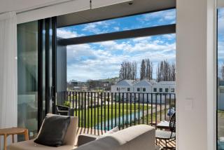 Top Floor Luxury City Central w Sunny Balcony - Christchurch - 6