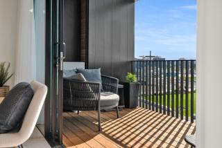 Top Floor Luxury City Central w Sunny Balcony - Christchurch - 3
