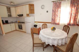 Apartments by the sea Okrug Gornji, Ciovo - 15851 - 1