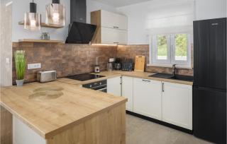 Awesome Home In Sveti Petar U Sumi - 3