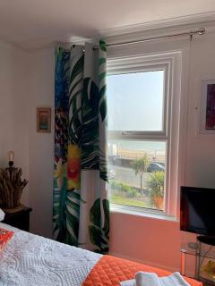 "The Caribbean" Seafront Apartment - 8