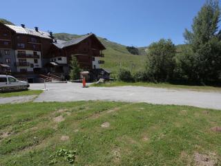 Studio pratique avec balcon sud-ouest, à 50m des pistes, 150m des commerces, animaux acceptés - FR-1-416-13 - 4