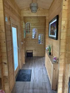 Cheerful Cozy Cabin in Countryside - Limerick - 9