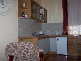 RJ's Bed & Breakfast - 3