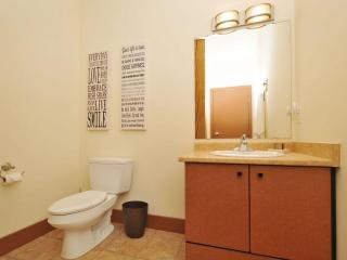 Gorgeous Luxury 2 Bedroom 2 Bath Condo In Old Town Victoria - Victoria - 5