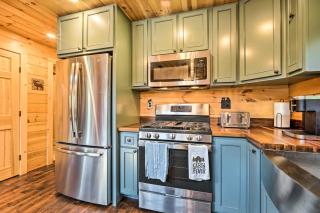 Londonderry Chalet with Deck, Fire Pit and Views! - Londonderry - 2