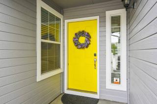 Remodeled, Charming Retreat on the City's Doorstep - 9