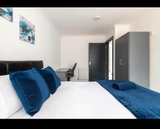 Marston 5 Bedroom Home With Parking Near NEC & BHX - Marston Green - 6