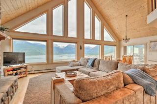 Breathtaking Views Twin Lakes Retreat with Deck - 9