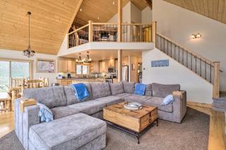 Breathtaking Lake-View Retreat with On-Site Hiking! - Twin Lakes - 2