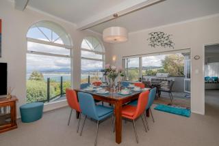 Hosts on the Coast Harbour Lights - 2