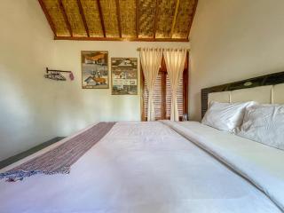 Aira Homestay near Pantai Kuta Mandalika Mitra RedDoorz - Bumbang - 4