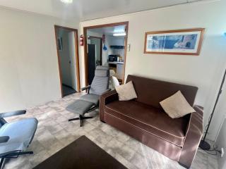 At Busso Cabin 56 - Broadwater - 2