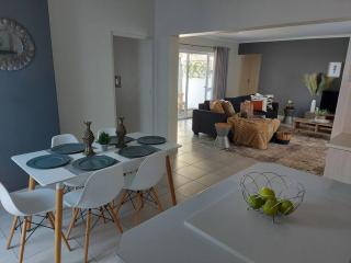 Flower Route House - 2