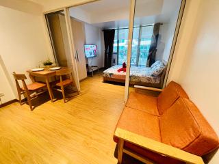 Azure Pool View w/ Netflix & Wifi Boracay Tower - Manila - 5
