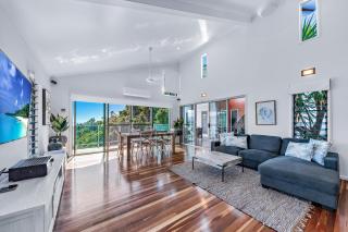 MANDALAY ESCAPE, SECLUSION & SERENITY WITH A POOL - Airlie Beach - 1