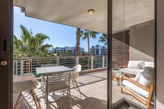 Luxury Waterfront Marina Apartment - Cape Town - 2