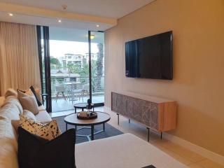 Luxury Waterfront Marina Apartment - Cape Town - 4