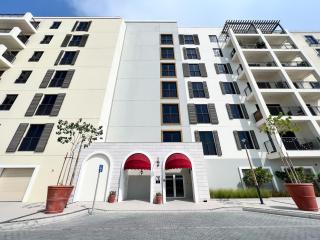 Bustling Beach Hotspot - Stylish Interior - La Mer - Dubai - 8