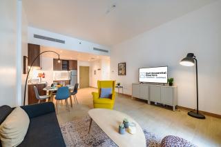 Bustling Beach Hotspot - Stylish Interior - La Mer - Dubai - 0