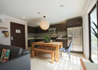 Spacious condo with private terrace & Pool - Palm-Eagle Beach - 2