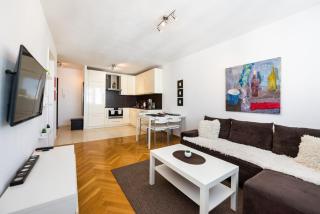 Żelazna Sky Nest Apartment - Warsaw - 0