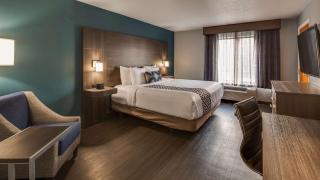 Best Western Plus Champaign/Urbana Inn - 9