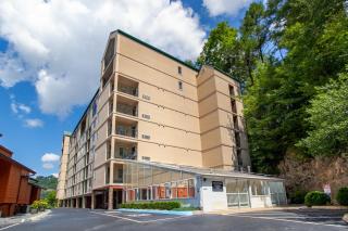 Timber Condo Minutes from Downtown Gatlinburg - Gatlinburg - 4