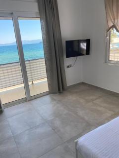 Seafront Apartment Nea Peramos - Néa Péramos - 3