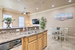 South Padre Island Condo - 200 Ft to Beach! - South Padre Island - 2