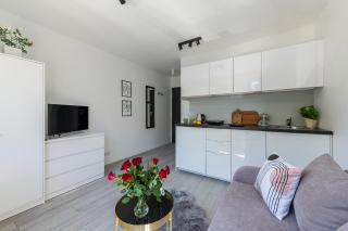 Batorego 220 - 450m stacja metra Pola Mokotowskie, 800m Biblioteka Narodowa - 20m piękny park Pola Mokotowskie - 800m do SGH - Wifi - Smart TV - Good Apartments - Varsavia - 0