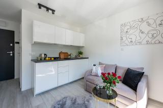 Batorego 220 - 450m stacja metra Pola Mokotowskie, 800m Biblioteka Narodowa - 20m piękny park Pola Mokotowskie - 800m do SGH - Wifi - Smart TV - Good Apartments - Varsavia - 7