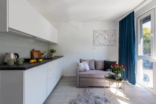 Batorego 220 - 450m stacja metra Pola Mokotowskie, 800m Biblioteka Narodowa - 20m piękny park Pola Mokotowskie - 800m do SGH - Wifi - Smart TV - Good Apartments - Varsavia - 9