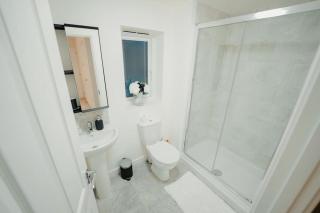 Willow Heights Modern 5-7 Persons/3 Bed Detached - Rotherham - 1