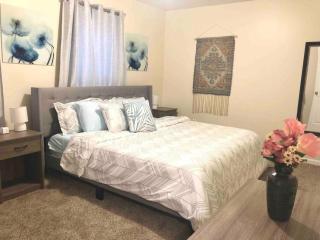 * Radiant Retreat * King Bed * Long Term Stays * - Durham - 8