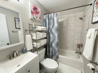 * Cozy Crib * Pet Friendly * King Bed * - Durham - 7