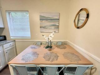 *Pristine Pad * King Bed *Duke * Long Term Stays* - Durham - 7